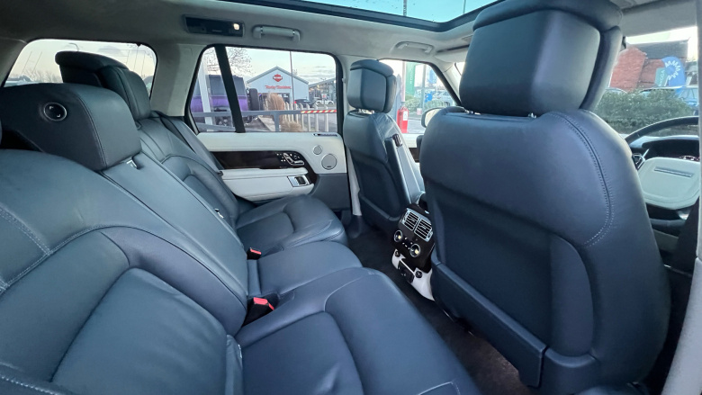 Land Rover Range Rover 3.0 D300 Autobiography 4dr Auto Diesel Estate